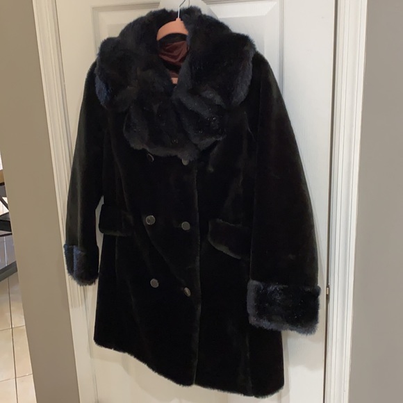 Vintage Union Made Black Fur Coat, size 14 - Picture 13 of 14